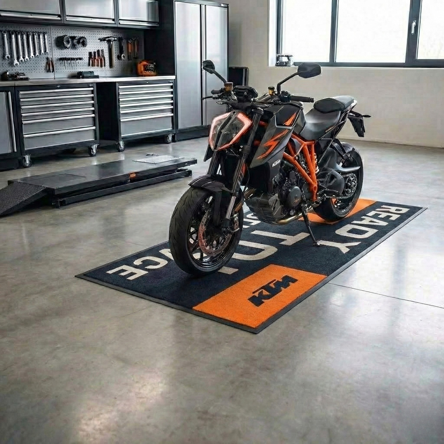 Tapis de sol pour moto type roadster trail et cross - Style adventure autrichien